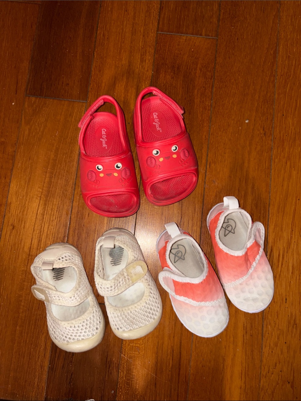 Red Kids Water Shoes lot bundle
Set with Playful Face crab cat jack size 4 5 - Picture 2 of 7